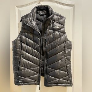 WOMEN’S THE NORTH FACE PUFFER VEST